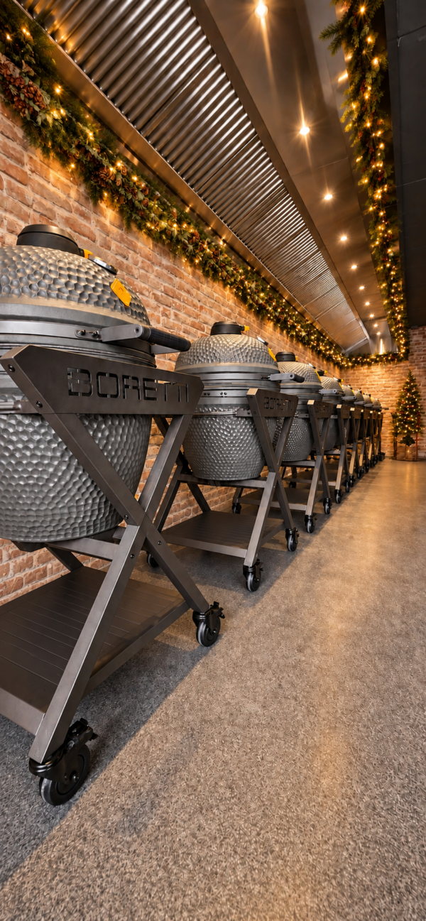 Feestelijke rij Boretti kamado’s 7-Gangen Kerst BBQ Workshop 12-12-2026 vanaf 12:00 uur