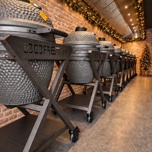 Feestelijke rij Boretti kamado’s 7-Gangen Kerst BBQ Workshop 12-12-2026 vanaf 12:00 uur